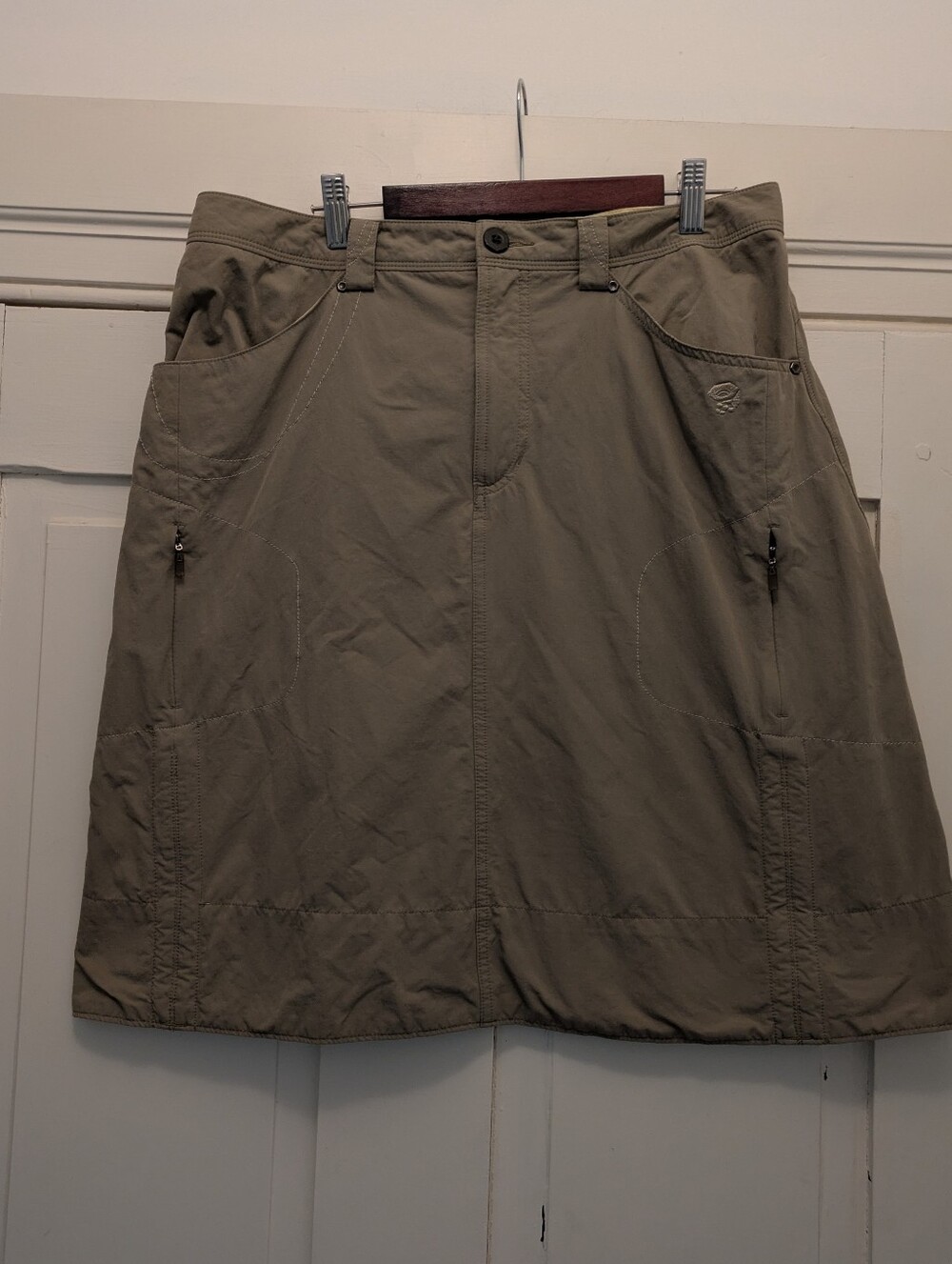 Mountain Hardwear Tan Active Skirt W Multiple Zipper Pockets 10